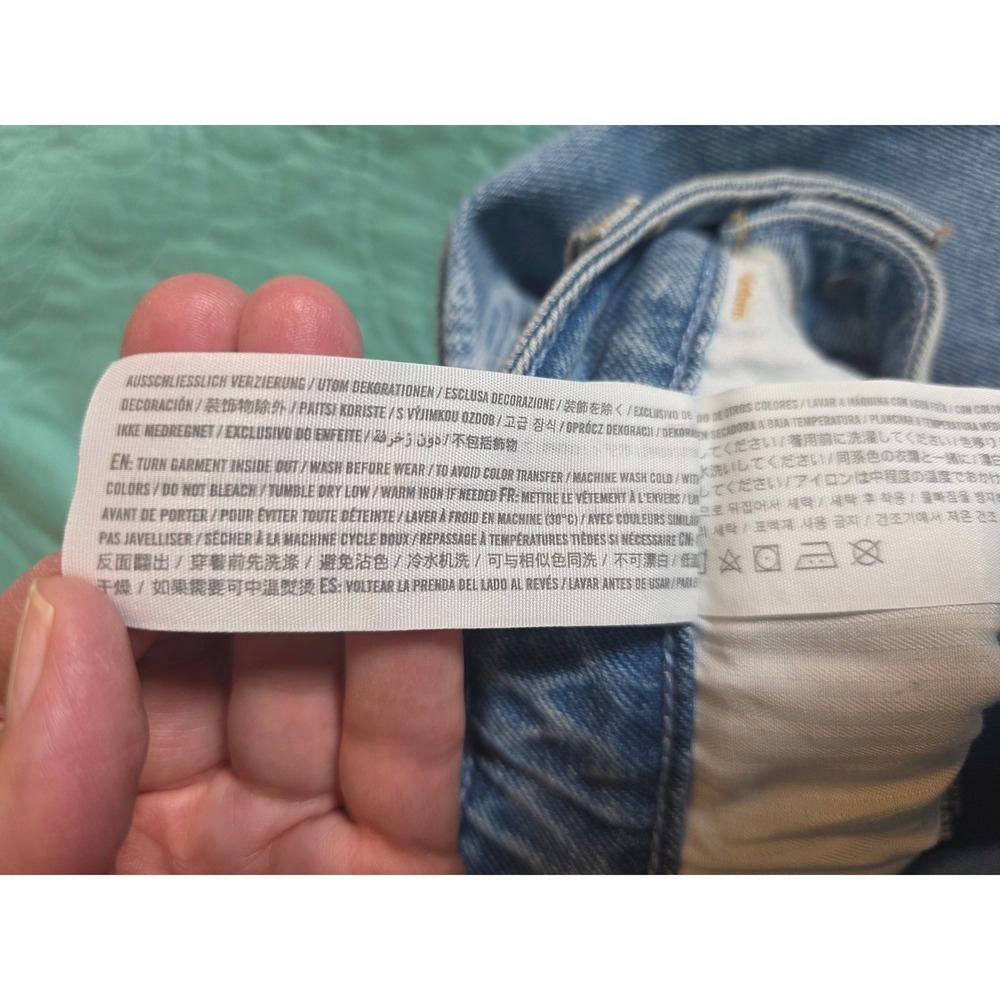 Hollister Ultra High-Rise Dad Jeans Light Wash Butterfly Print 26X31 Size 3R NWT - Picture 6 of 10